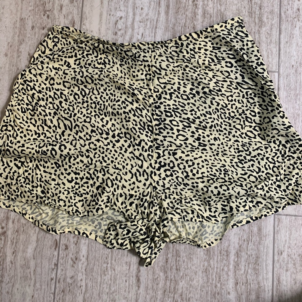 Volcom shorts